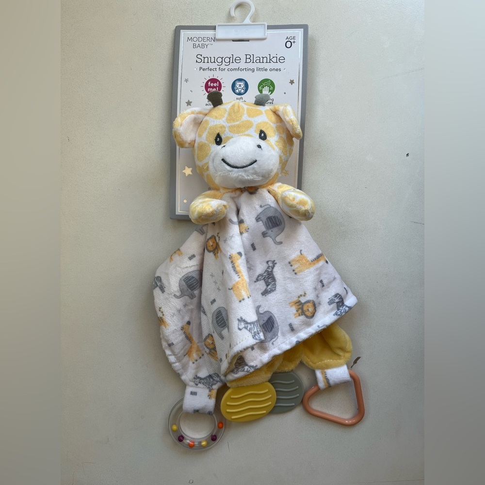 Modern Baby Yellow and White Giraffe Snuggle Blankie